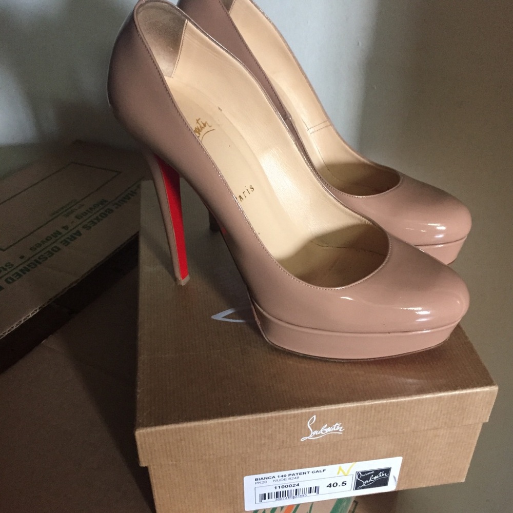 📢Authentic Christian Louboutin Platform Pumps📢